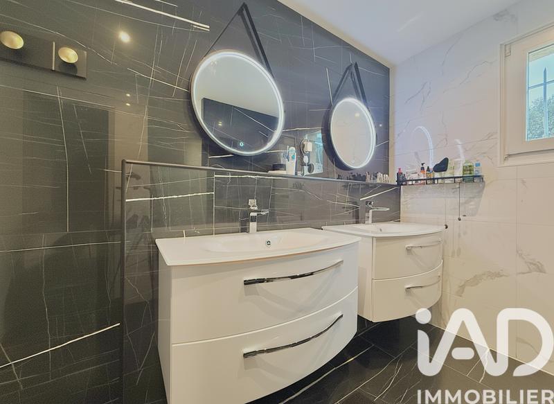 Maison - 365 m² - 11 pièces