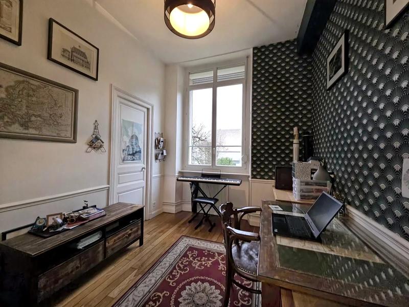 Appartement - 166 m² - 6 pièces