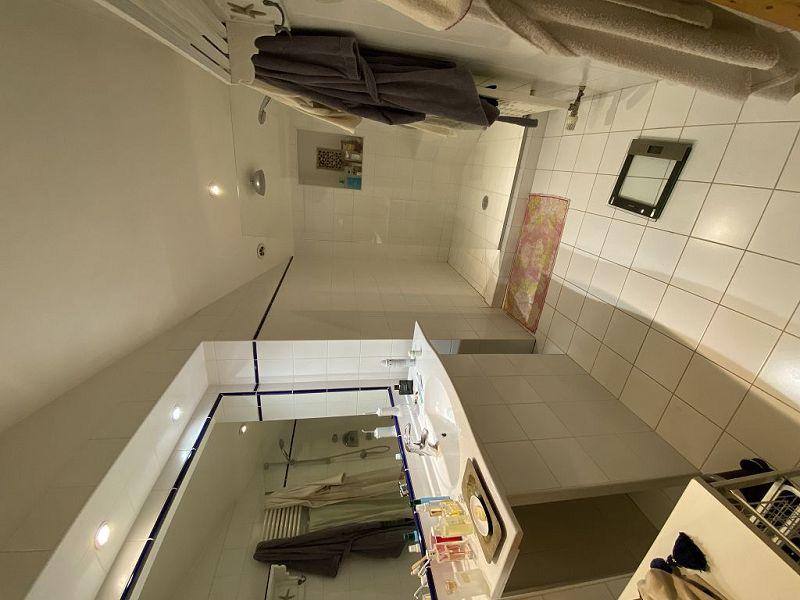 Maison traditionnelle - 285 m² - 10 pièces