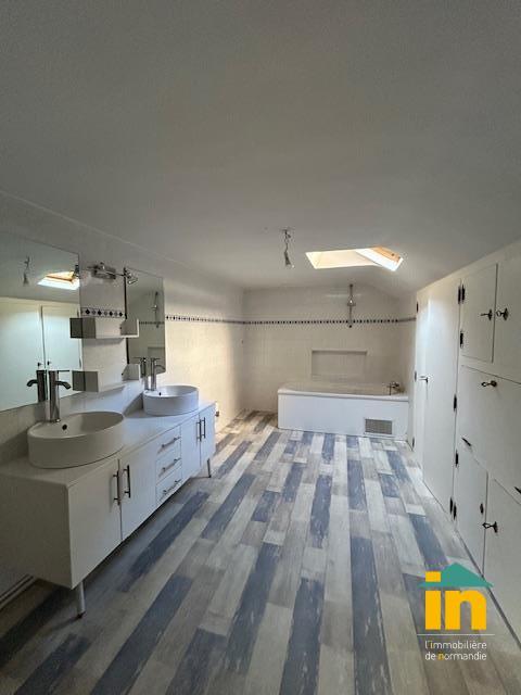 Appartement - 137 m² - 5 pièces