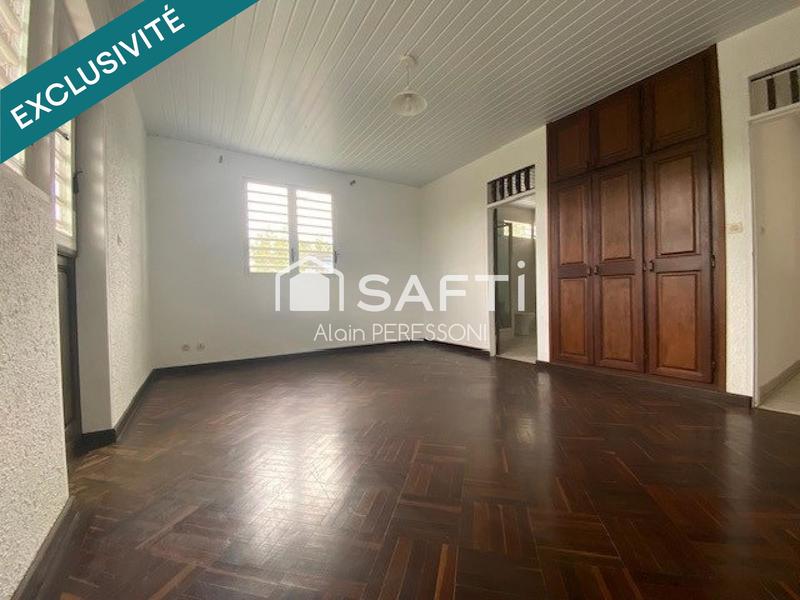 Maison - 211 m² - 9 pièces