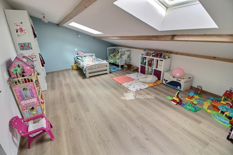 Maison - 215 m² - 8 pièces