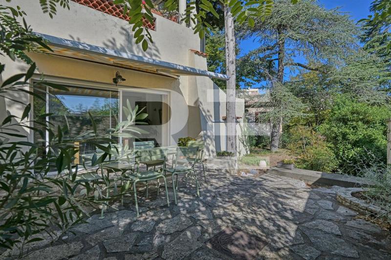 Appartement - 101 m² - 3 pièces