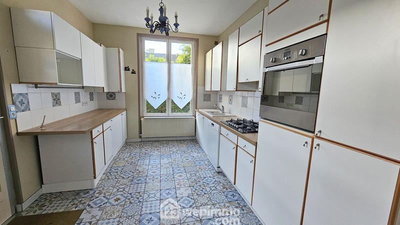 Maison - 164 m² - 8 pièces