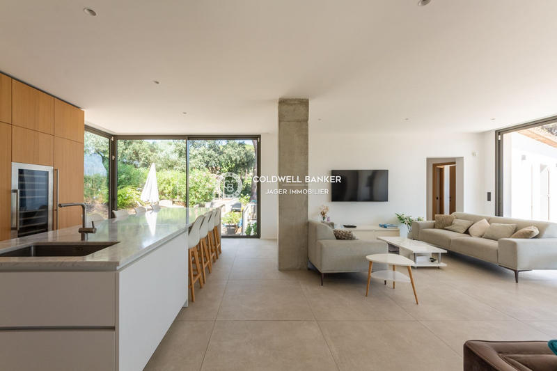 Villa - 240 m² - 6 pièces