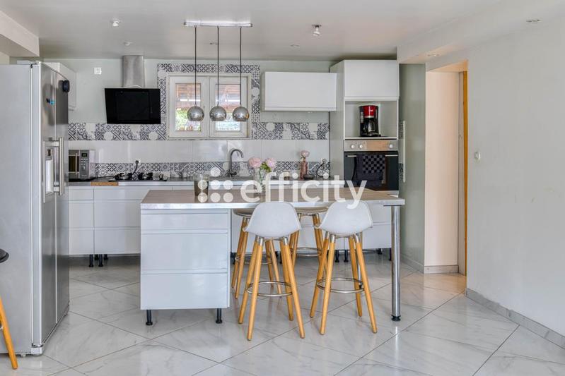 Pavillon - 183 m² - 9 pièces