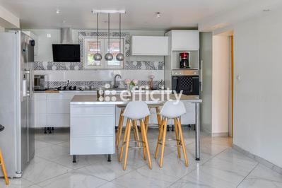 Pavillon - 183 m² - 9 pièces