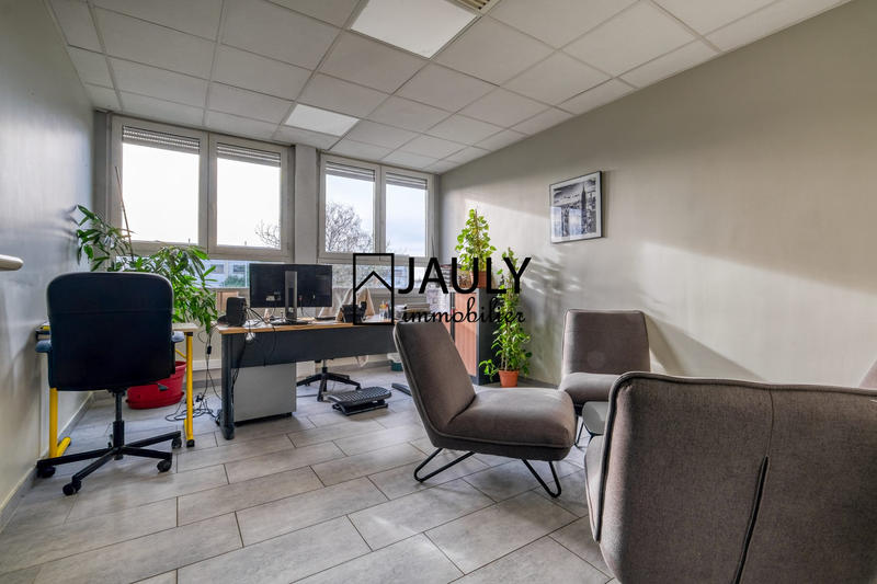 Local commercial - 6 825 m²