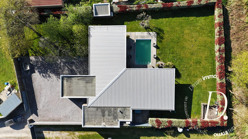 Maison contemporaine - 194 m² - 7 pièces