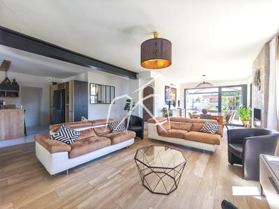 Maison contemporaine - 185 m² - 6 pièces