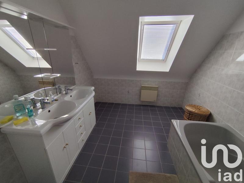 Maison - 145 m² - 9 pièces