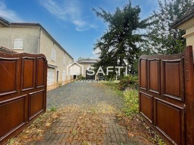 Maison - 225 m² - 9 pièces