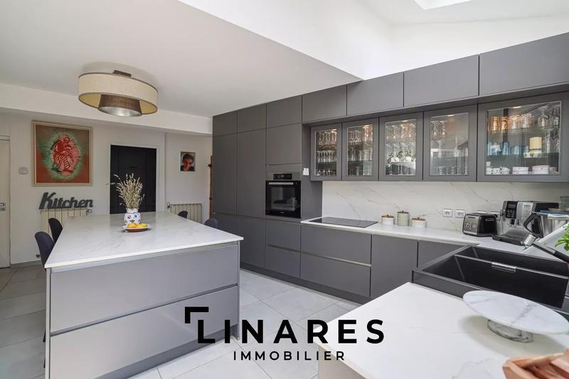 Villa - 320 m² - 5 pièces