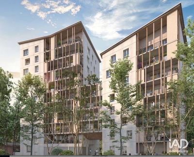 Appartement - 99 m² - 5 pièces