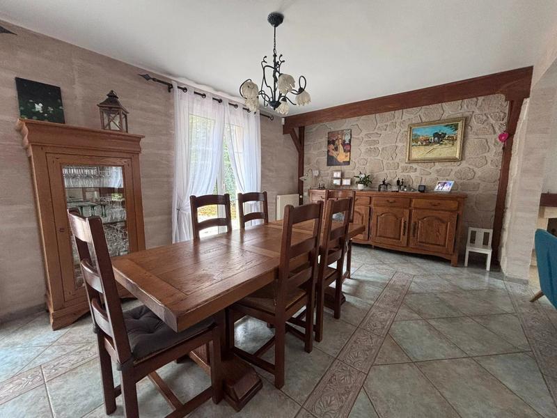 Maison - 197 m² - 8 pièces