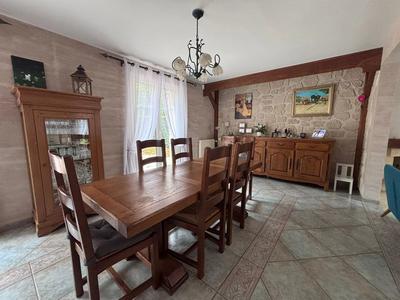 Maison - 197 m² - 8 pièces