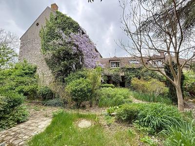 Maison - 203 m² - 6 pièces