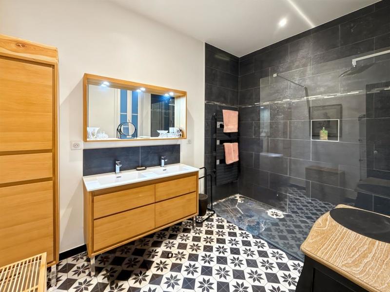 Appartement - 81 m² - 3 pièces