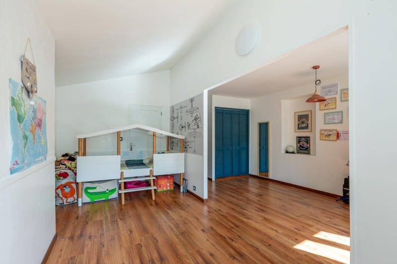 Maison - 245 m² - 7 pièces