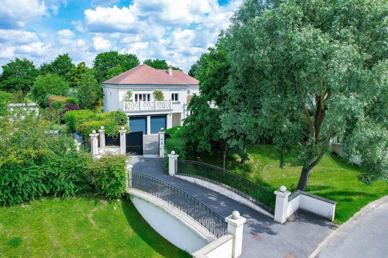 Maison contemporaine - 214 m² - 8 pièces