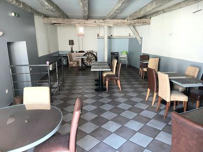 Maison - 250 m² - 11 pièces