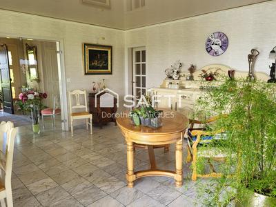 Maison - 213 m² - 7 pièces