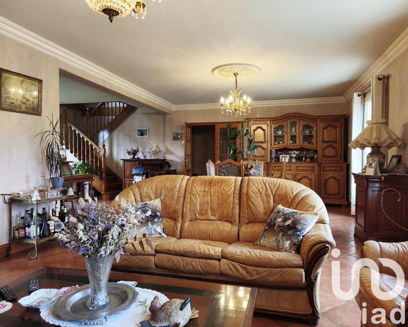 Maison - 210 m² - 6 pièces