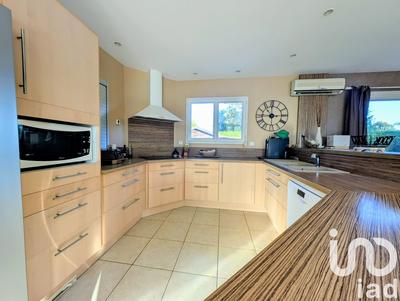 Maison - 140 m² - 5 pièces