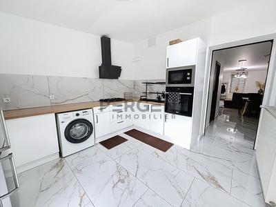 Maison - 91 m² - 4 pièces