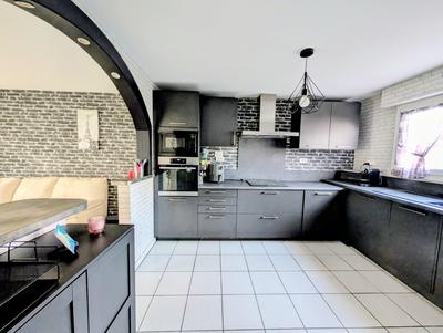 Maison - 95 m² - 4 pièces