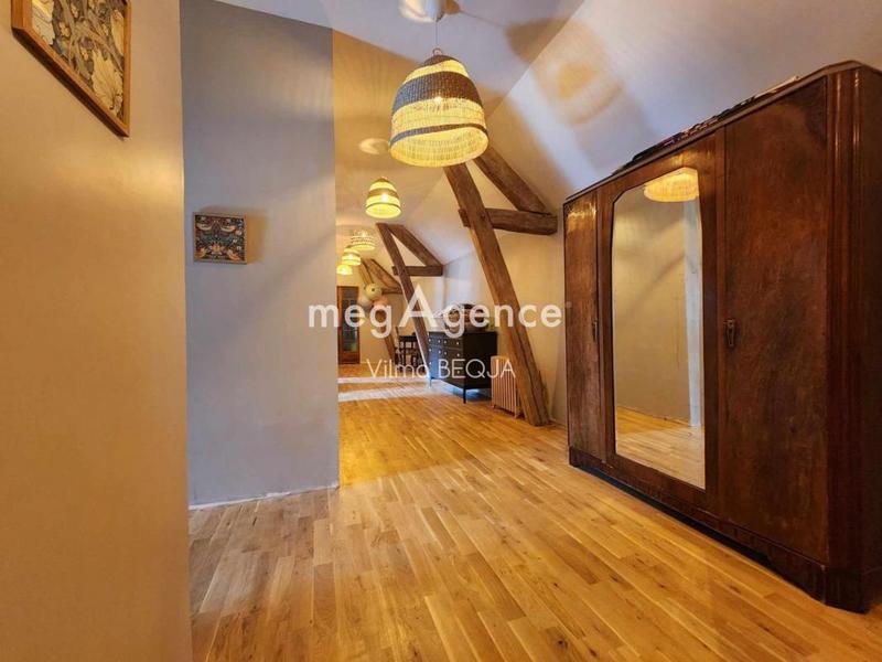 Maison - 400 m² - 6 pièces