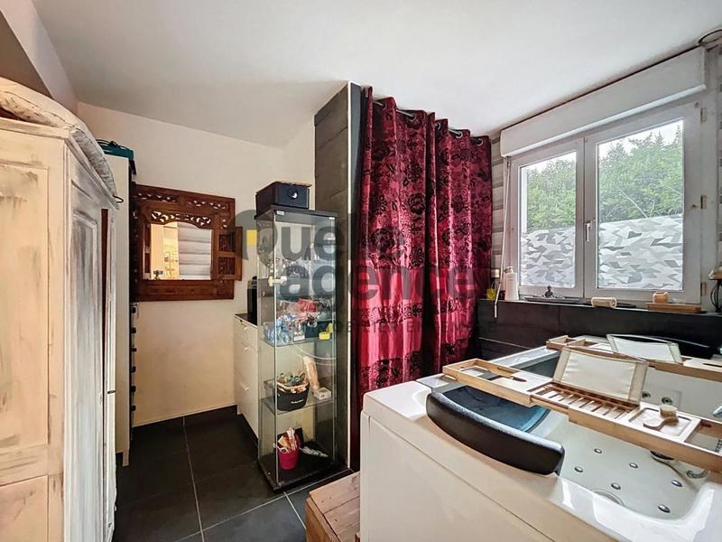 Maison - 176 m² - 8 pièces