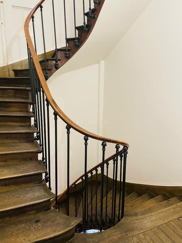 Appartement haussmannien - 101 m² - 4 pièces