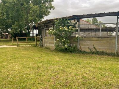 Maison - 360 m² - 8 pièces