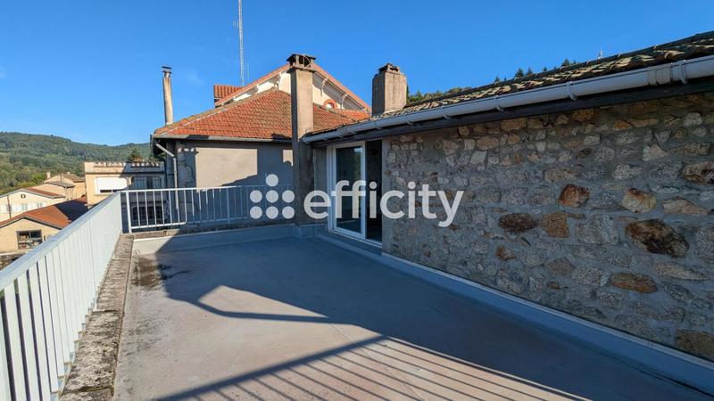 Maison - 96 m² - 5 pièces