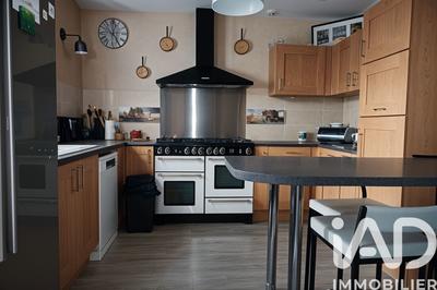 Maison - 140 m² - 8 pièces