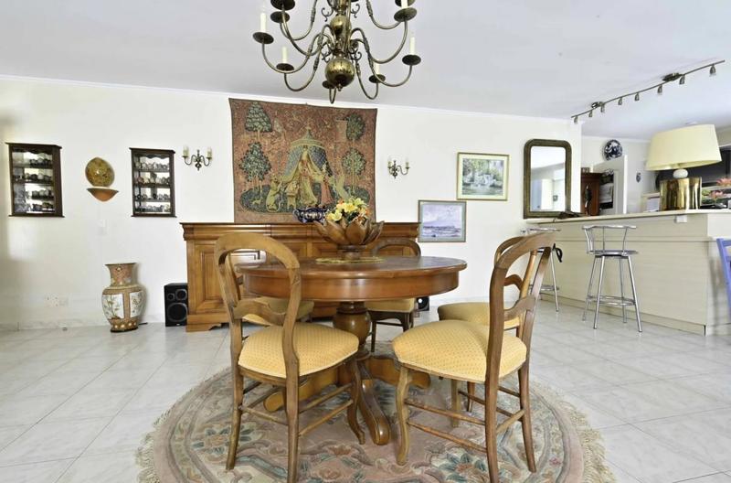 Maison - 184 m² - 8 pièces