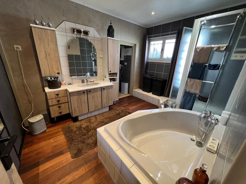 Maison - 192 m² - 3 pièces