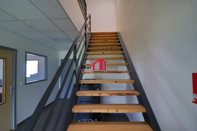 Local commercial - 760 m² - 10 pièces