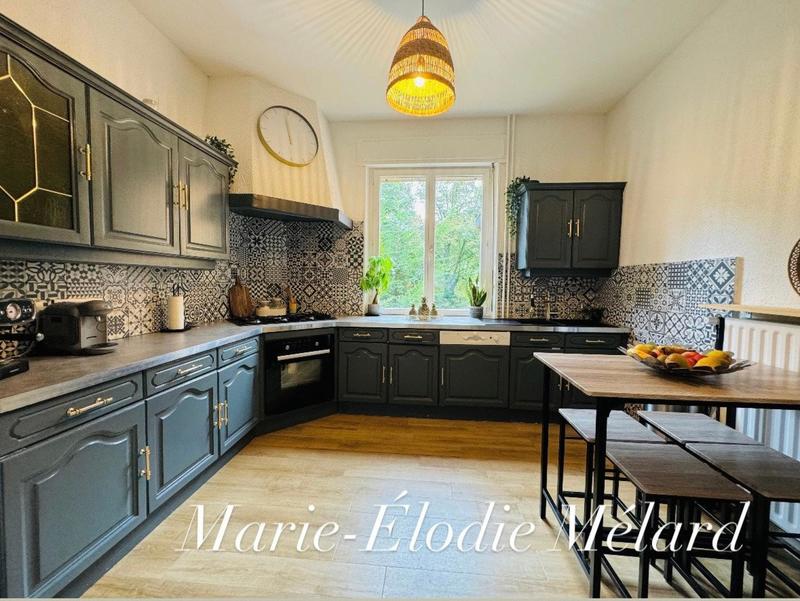 Maison - 200 m² - 9 pièces