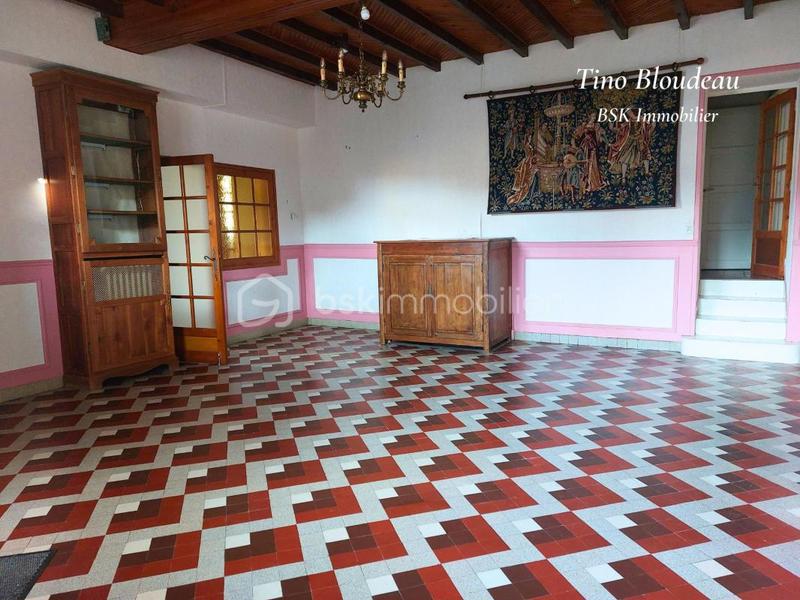 Demeure - 305 m² - 13 pièces