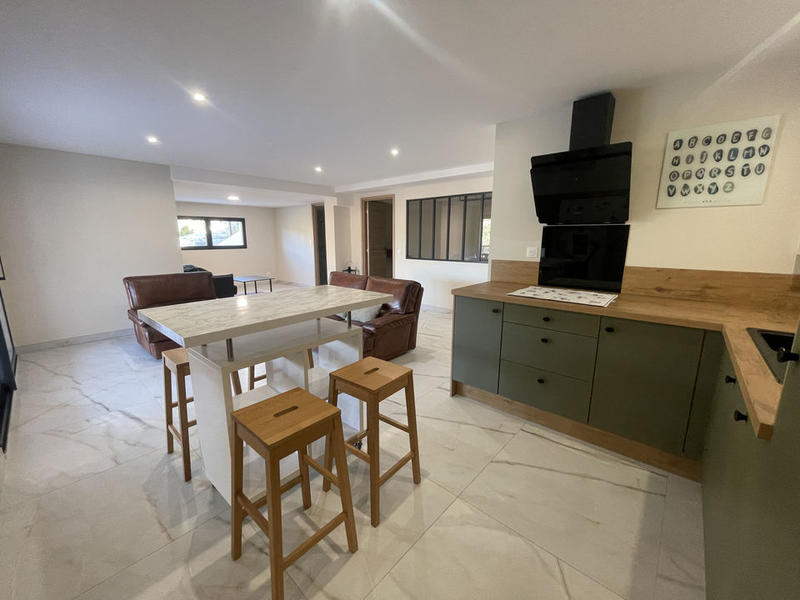 Villa - 285 m² - 6 pièces