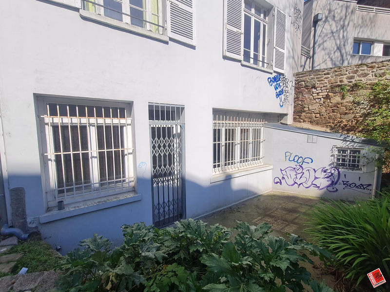 Local commercial - 75 m² - 4 pièces