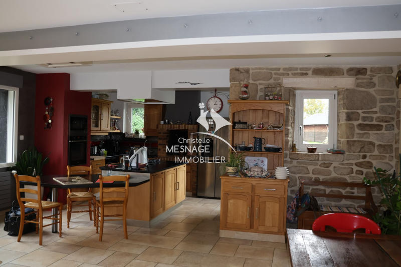 Maison - 182 m² - 6 pièces