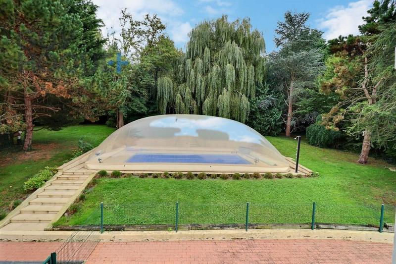 Maison - 350 m² - 8 pièces