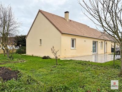 Maison - 90 m² - 5 pièces