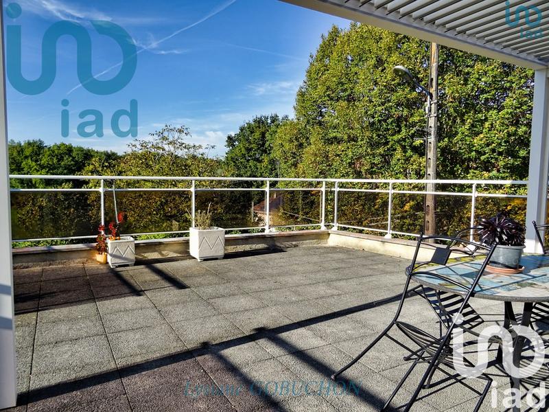 Maison - 246 m² - 11 pièces