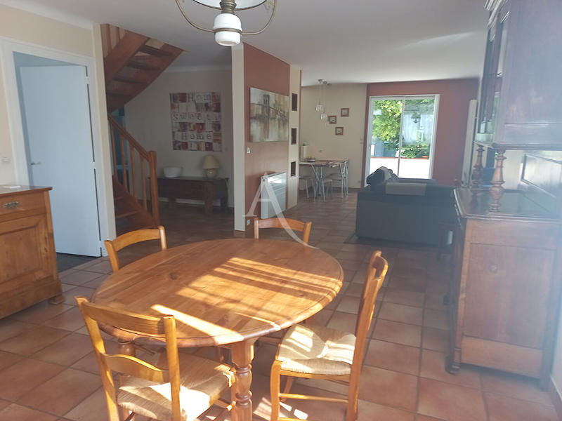 Maison - 111 m² - 5 pièces