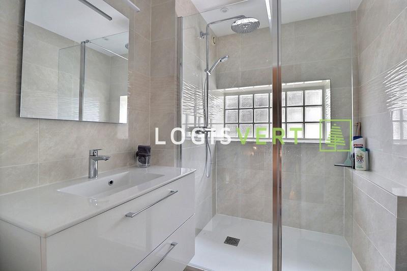 Maison - 225 m² - 9 pièces