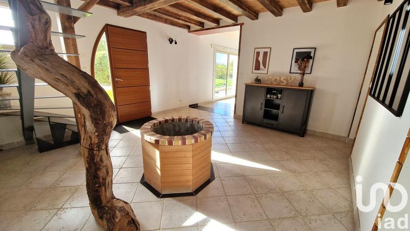 Maison - 202 m² - 6 pièces